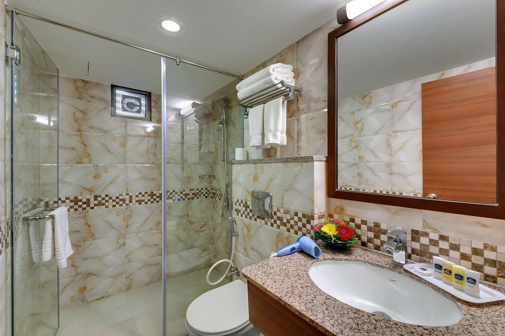 Best Western Alkapuri, Vadodara Bagian luar foto