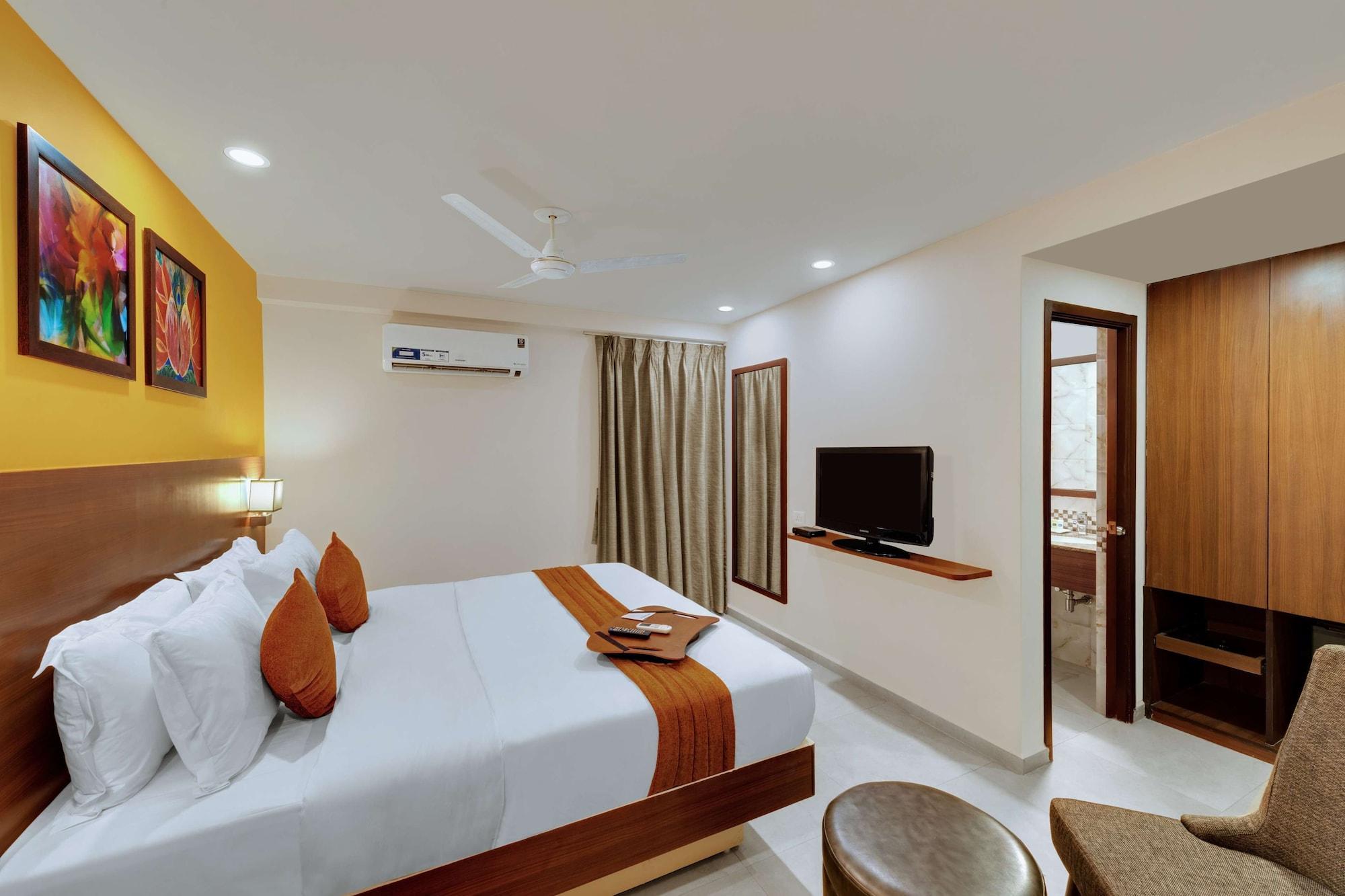 Best Western Alkapuri, Vadodara Bagian luar foto