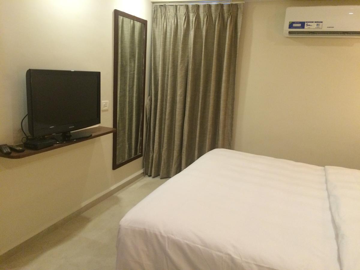 Best Western Alkapuri, Vadodara Bagian luar foto