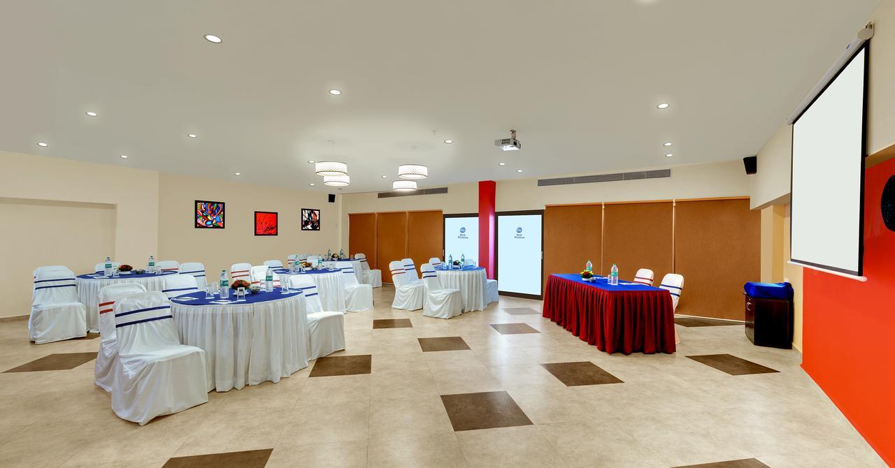 Best Western Alkapuri, Vadodara Bagian luar foto