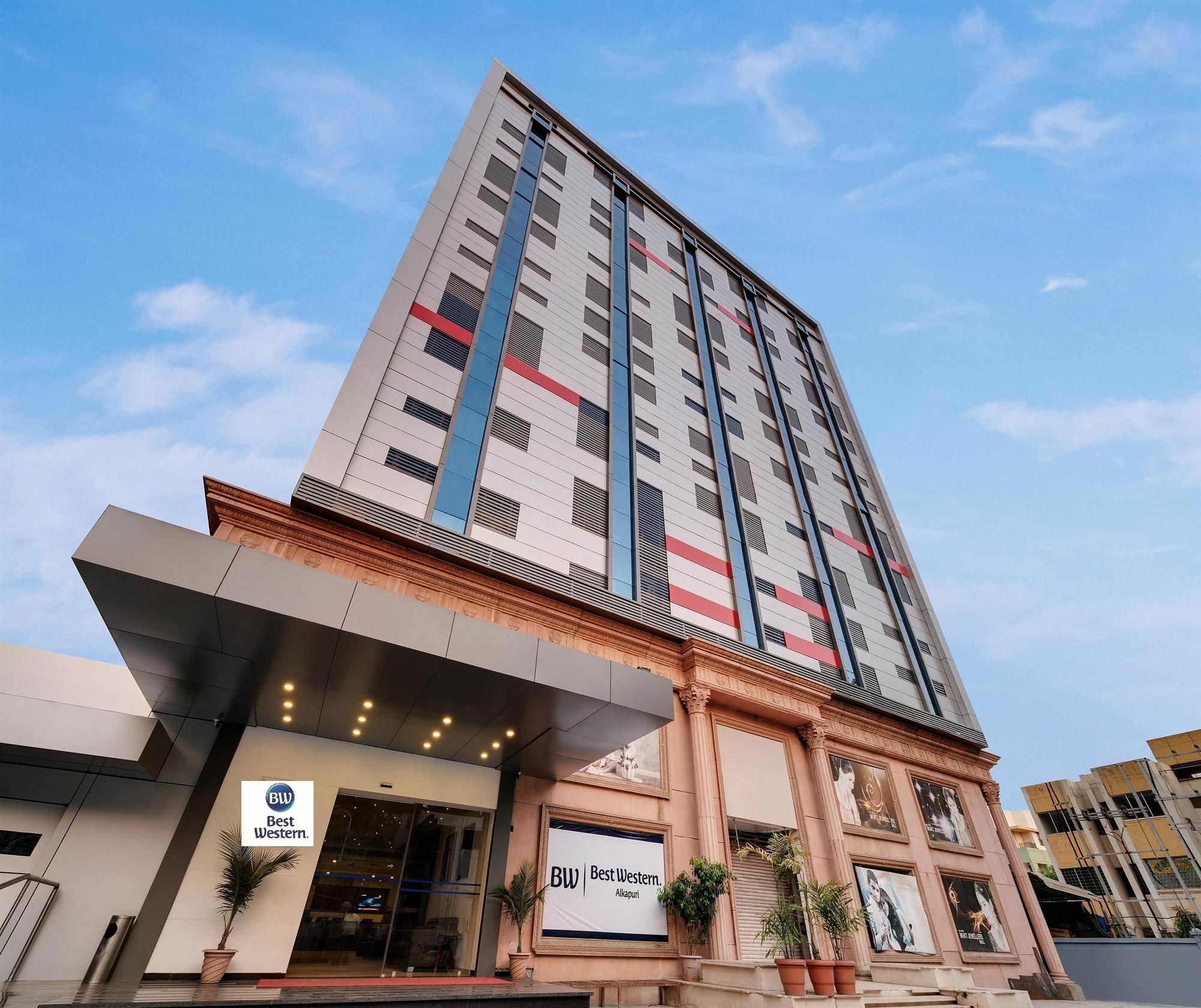 Best Western Alkapuri, Vadodara Bagian luar foto