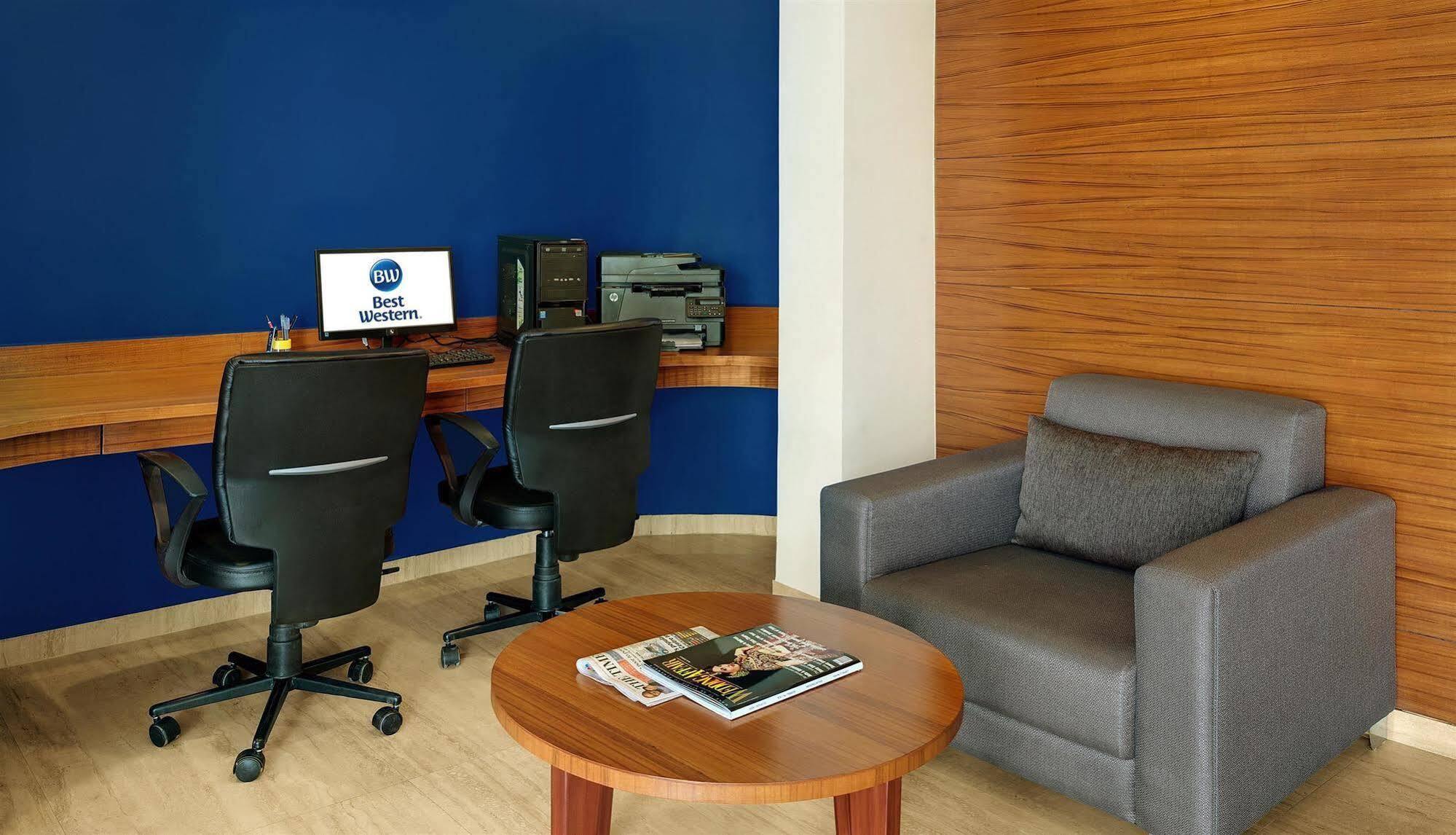 Best Western Alkapuri, Vadodara Bagian luar foto
