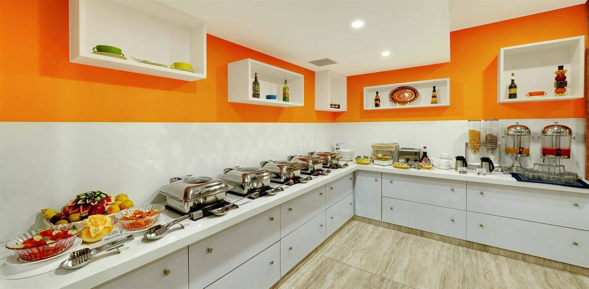 Best Western Alkapuri, Vadodara Bagian luar foto